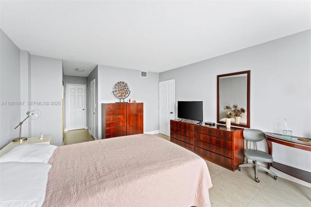 3800 S Ocean Drive 1722, Hollywood, FL 33019