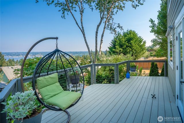 1202 Lansing Avenue W, Bremerton, WA 98312
