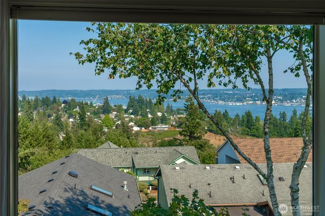 1202 Lansing Avenue W, Bremerton, WA 98312