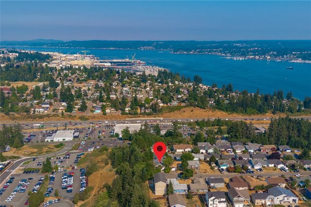 1202 Lansing Avenue W, Bremerton, WA 98312