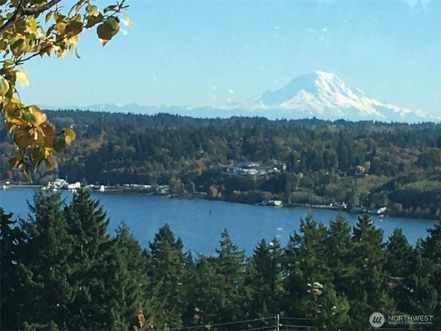 1202 Lansing Avenue W, Bremerton, WA 98312
