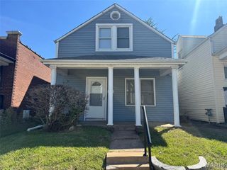 4552 Ray Avenue, St Louis, MO 63116