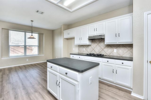 303 Gulfstream DR, Georgetown, TX 78626