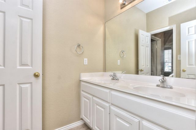 303 Gulfstream DR, Georgetown, TX 78626