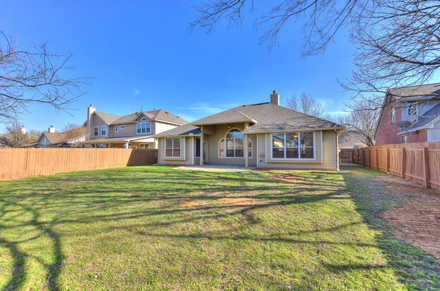 303 Gulfstream DR, Georgetown, TX 78626