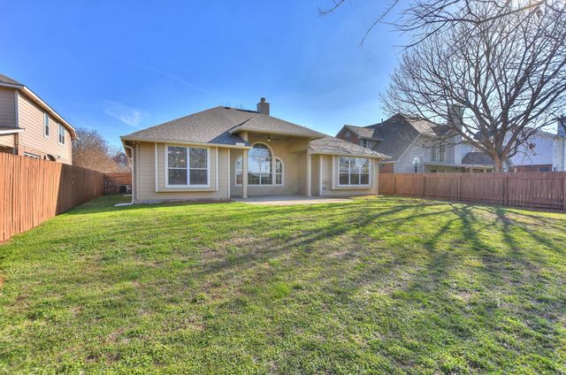 303 Gulfstream DR, Georgetown, TX 78626