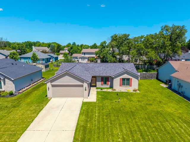 8015 Cooper Point Run, Fort Wayne, IN 46835