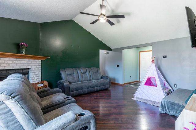8015 Cooper Point Run, Fort Wayne, IN 46835