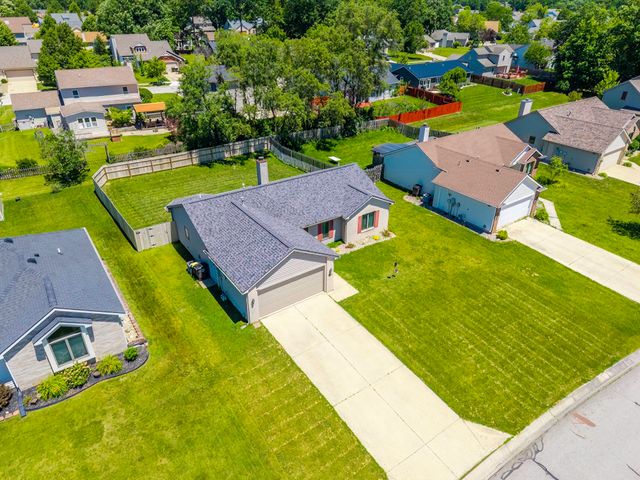 8015 Cooper Point Run, Fort Wayne, IN 46835