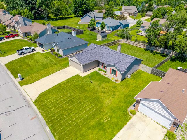 8015 Cooper Point Run, Fort Wayne, IN 46835