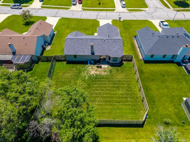 8015 Cooper Point Run, Fort Wayne, IN 46835