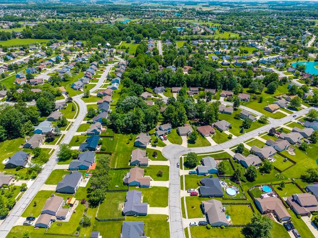 8015 Cooper Point Run, Fort Wayne, IN 46835