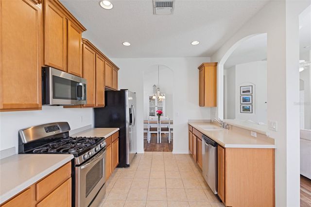10228 AVELAR RIDGE DRIVE, Riverview, FL 33578