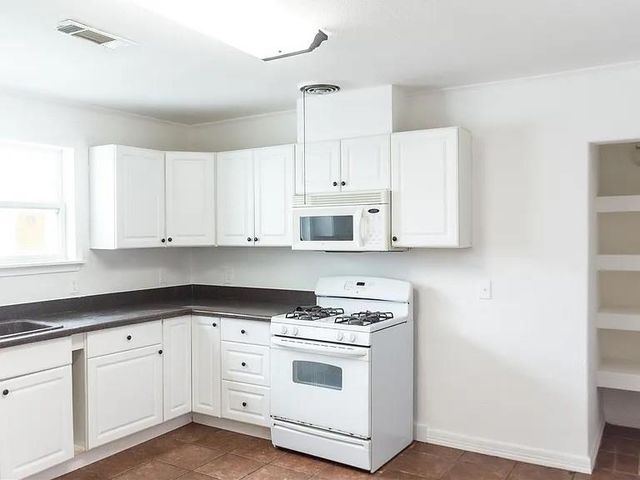 5311 Perry Avenue, Galveston, TX 77551