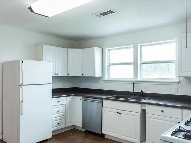 5311 Perry Avenue, Galveston, TX 77551