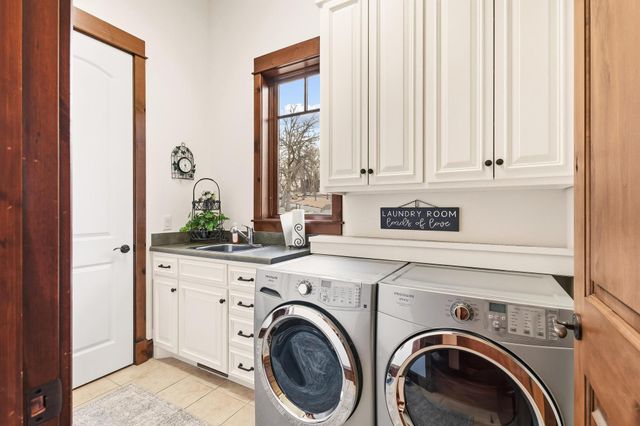 220 Oak Hills Drive, Pottsboro, TX 75076