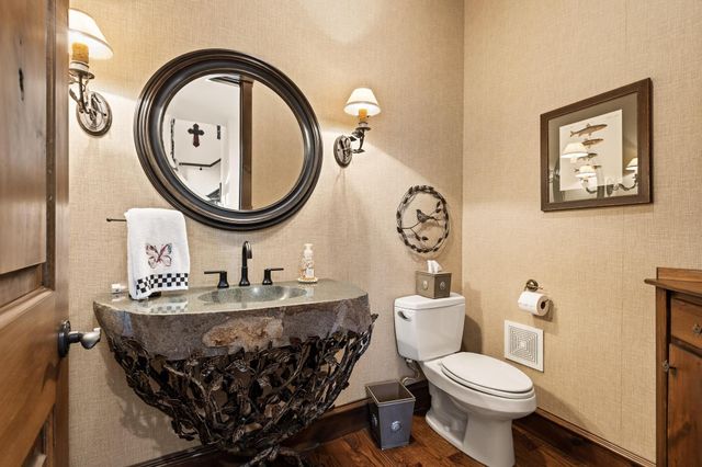 220 Oak Hills Drive, Pottsboro, TX 75076