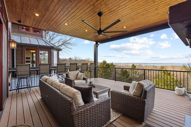 220 Oak Hills Drive, Pottsboro, TX 75076