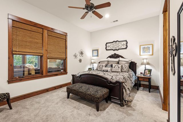 220 Oak Hills Drive, Pottsboro, TX 75076