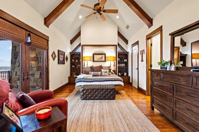 220 Oak Hills Drive, Pottsboro, TX 75076