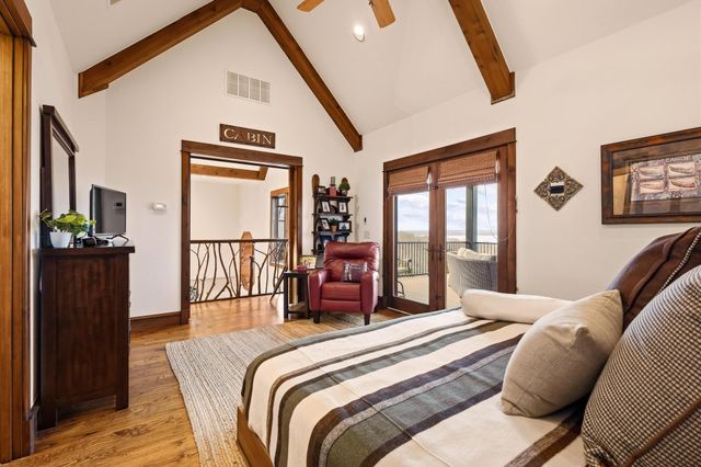 220 Oak Hills Drive, Pottsboro, TX 75076