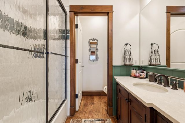 220 Oak Hills Drive, Pottsboro, TX 75076