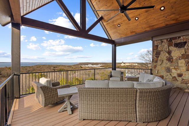 220 Oak Hills Drive, Pottsboro, TX 75076