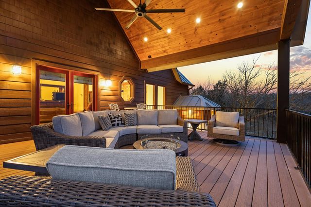 220 Oak Hills Drive, Pottsboro, TX 75076