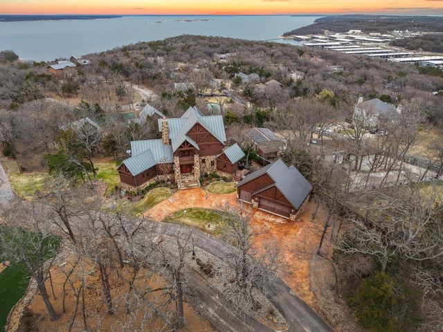 220 Oak Hills Drive, Pottsboro, TX 75076