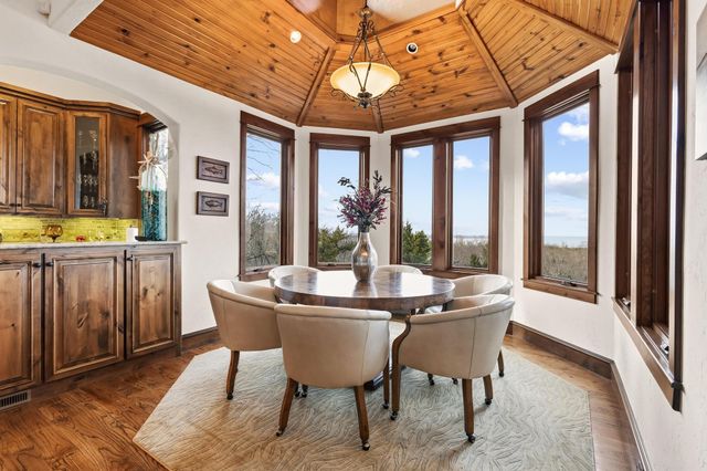 220 Oak Hills Drive, Pottsboro, TX 75076