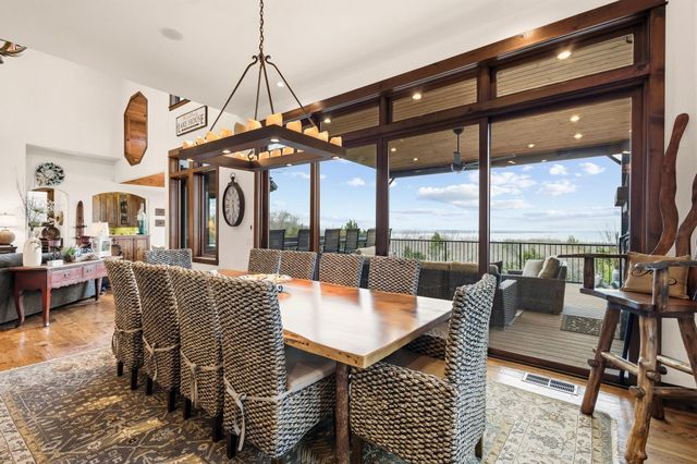 220 Oak Hills Drive, Pottsboro, TX 75076