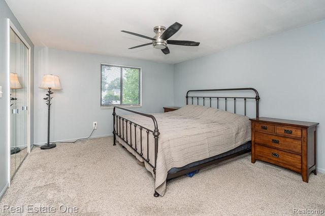 2355 Hillendale Drive, Rochester Hills, MI 48309