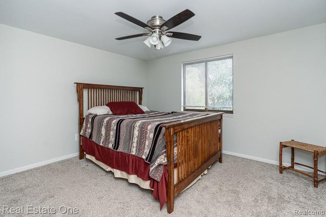 2355 Hillendale Drive, Rochester Hills, MI 48309