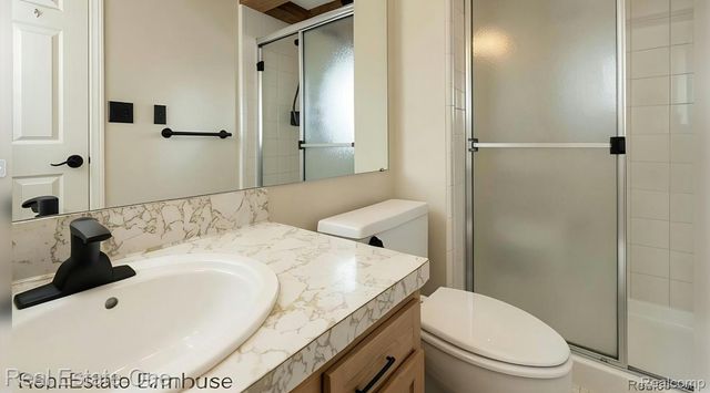 2355 Hillendale Drive, Rochester Hills, MI 48309