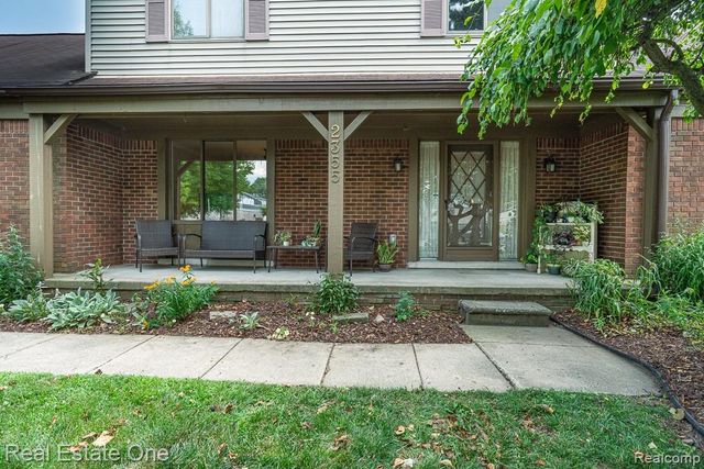 2355 Hillendale Drive, Rochester Hills, MI 48309
