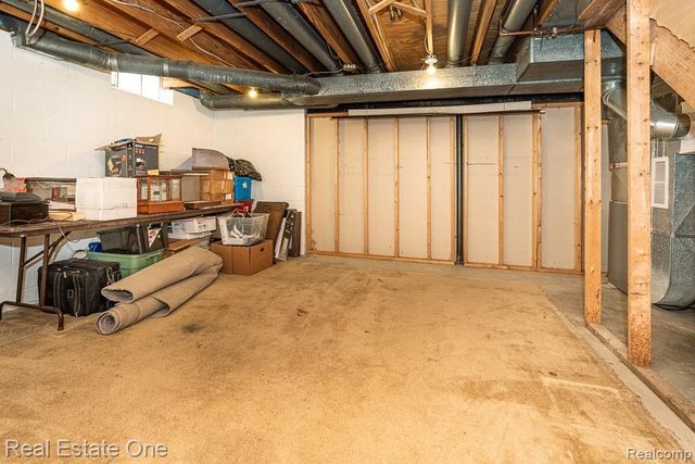 2355 Hillendale Drive, Rochester Hills, MI 48309