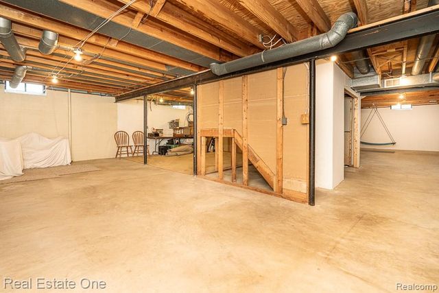 2355 Hillendale Drive, Rochester Hills, MI 48309