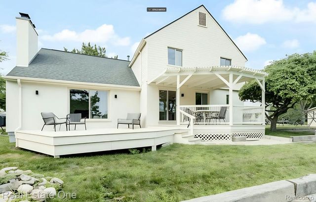 2355 Hillendale Drive, Rochester Hills, MI 48309