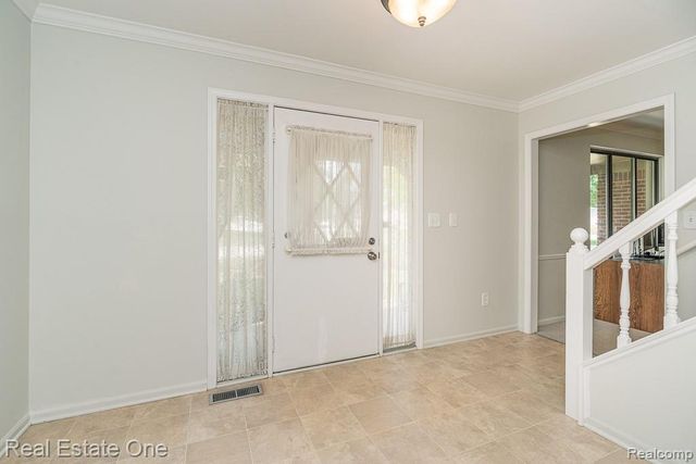 2355 Hillendale Drive, Rochester Hills, MI 48309