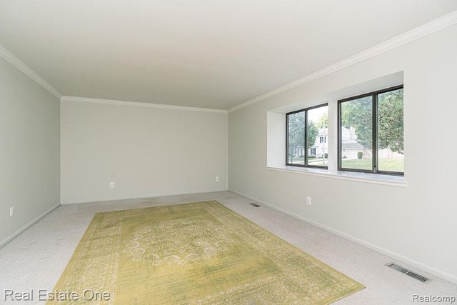 2355 Hillendale Drive, Rochester Hills, MI 48309