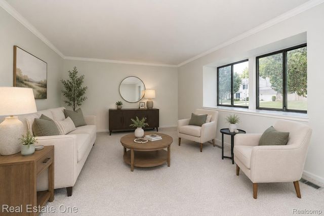 2355 Hillendale Drive, Rochester Hills, MI 48309