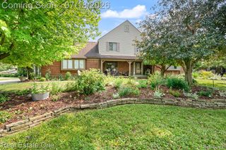 2355 Hillendale Drive, Rochester Hills, MI 48309