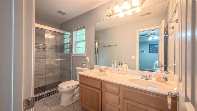 10 Pylle Lane, Bella Vista, AR 72715