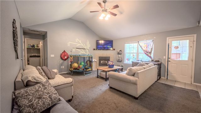 10 Pylle Lane, Bella Vista, AR 72715