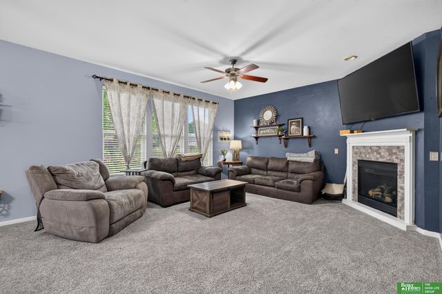 7807 N 152 Avenue, Bennington, NE 68007