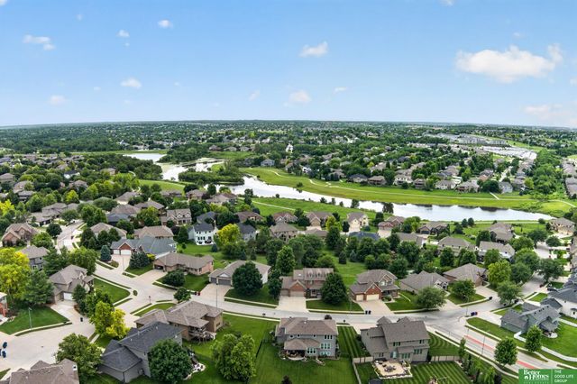 7807 N 152 Avenue, Bennington, NE 68007