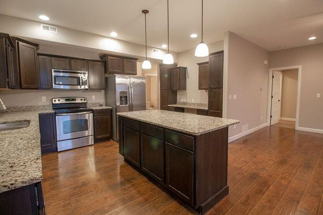 7413 ROSEDOWN DR, Columbia, MO 65203