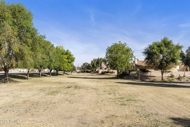 2414 W BARROW Drive, Chandler, AZ 85224