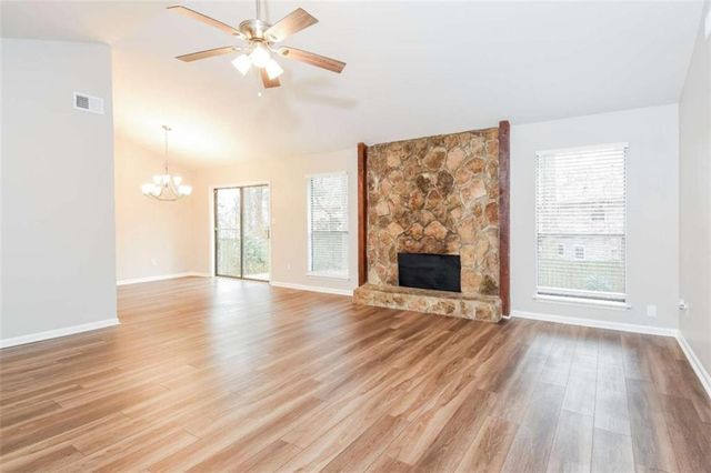 510 Creekwood Crossing, Roswell, GA 30076