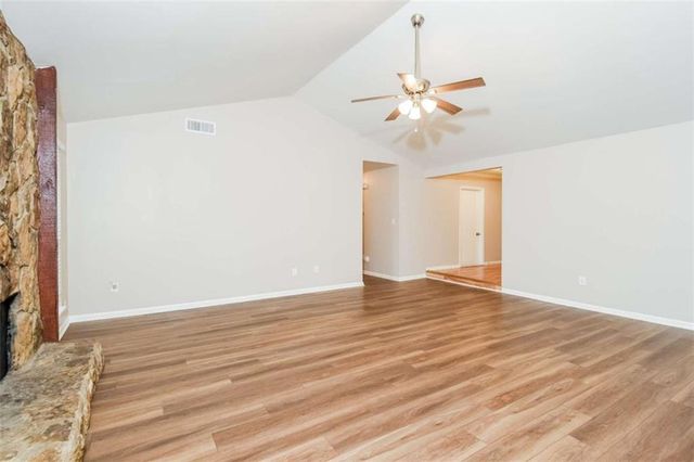 510 Creekwood Crossing, Roswell, GA 30076